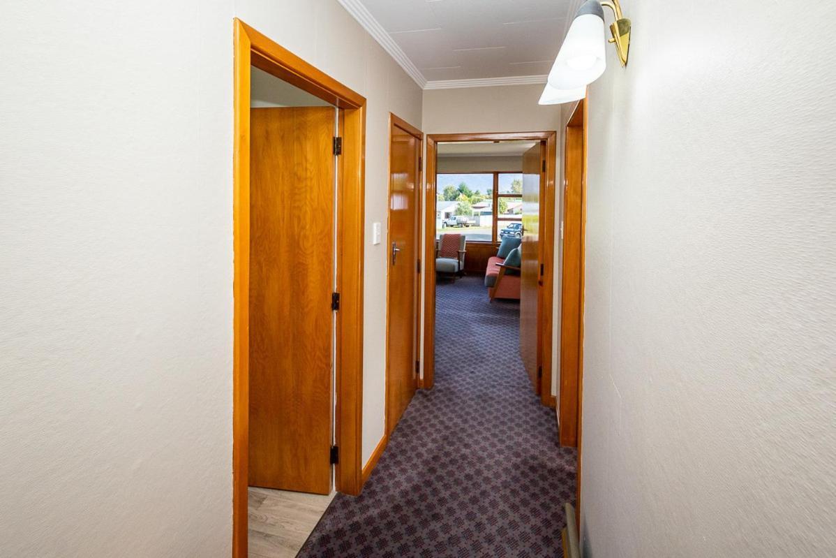 Grand View - Te Anau Holiday Home エクステリア 写真